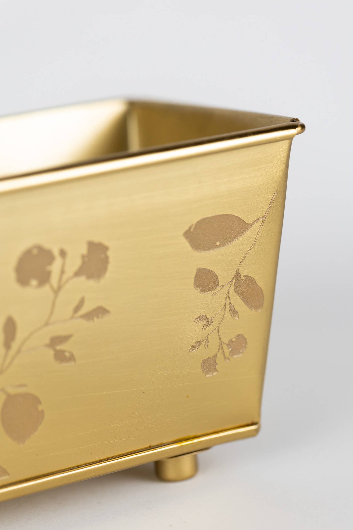 Akulu Brass Windowsill Planter