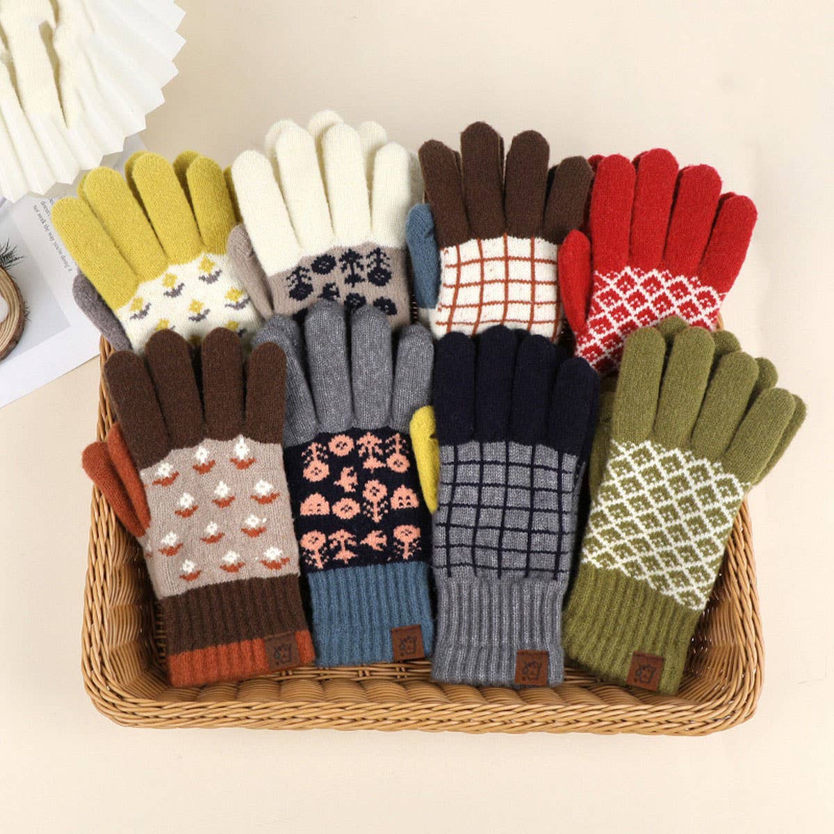 Self-Heating Knit Gloves