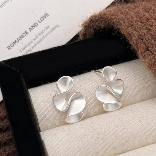 SIMPLE GEOMETRIC DESIGN EARRINGS