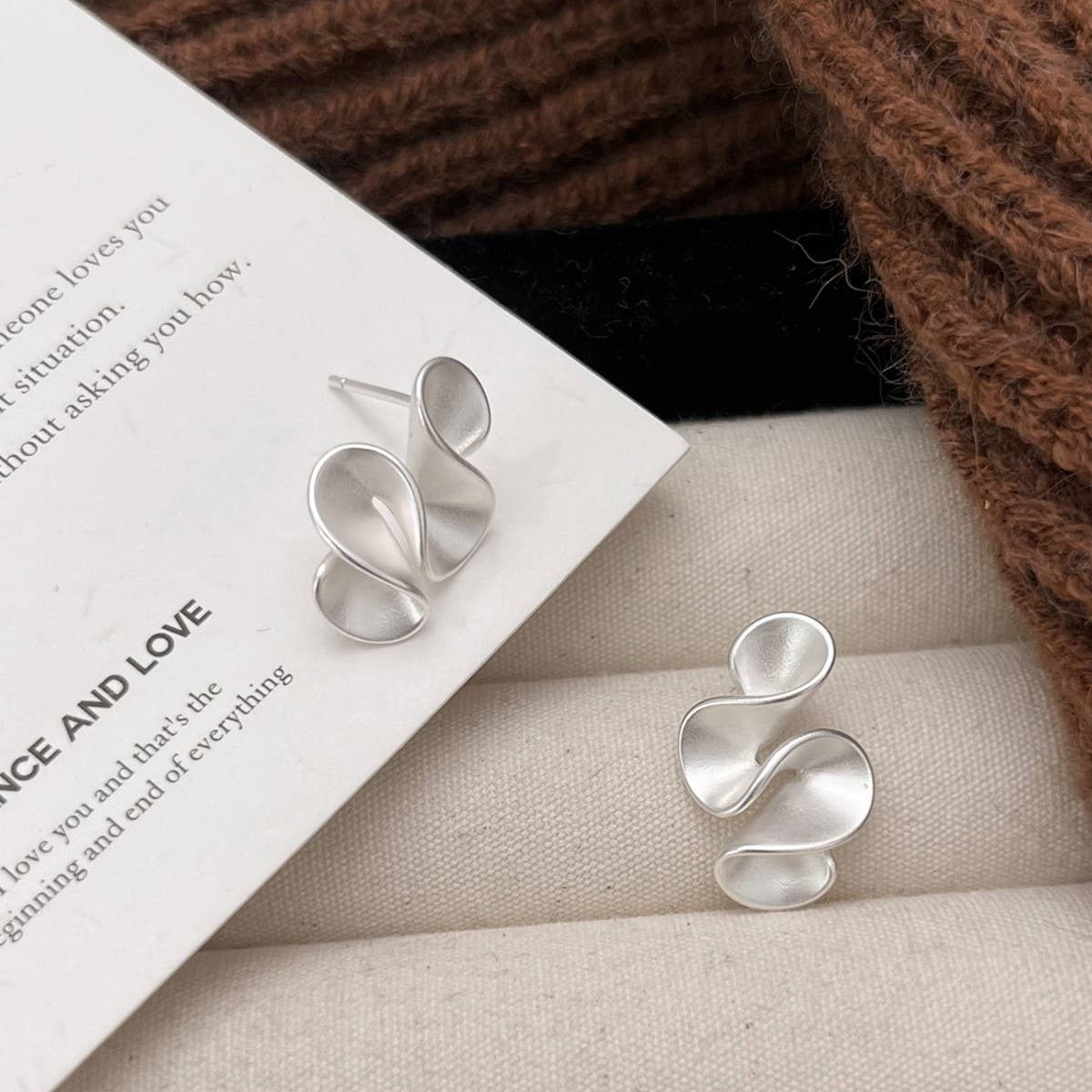 SIMPLE GEOMETRIC DESIGN EARRINGS